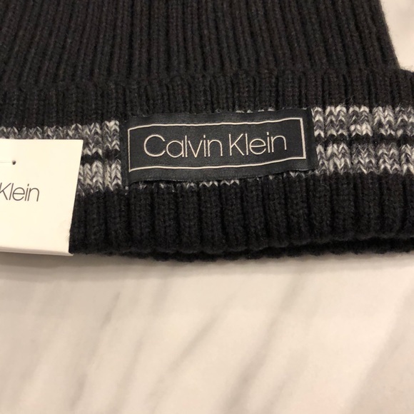 Women’s Calvin Klein Winter Hat - Picture 3 of 6
